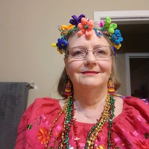 Meet your Posher, Della